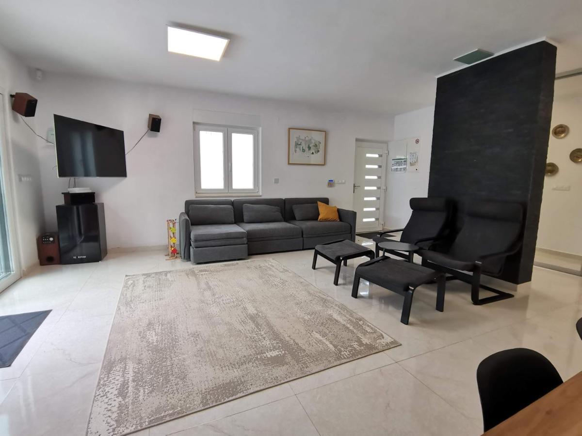 Villa Oliva Umag Exterior photo